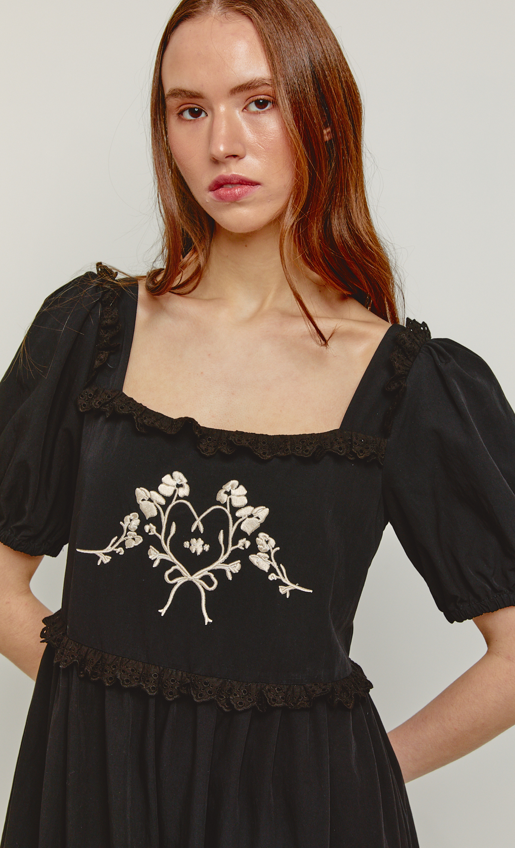 embroidered puff-sleeve dress Phoenix Cotton Embroidered Puff Sleeve Midi Dress Disturbia