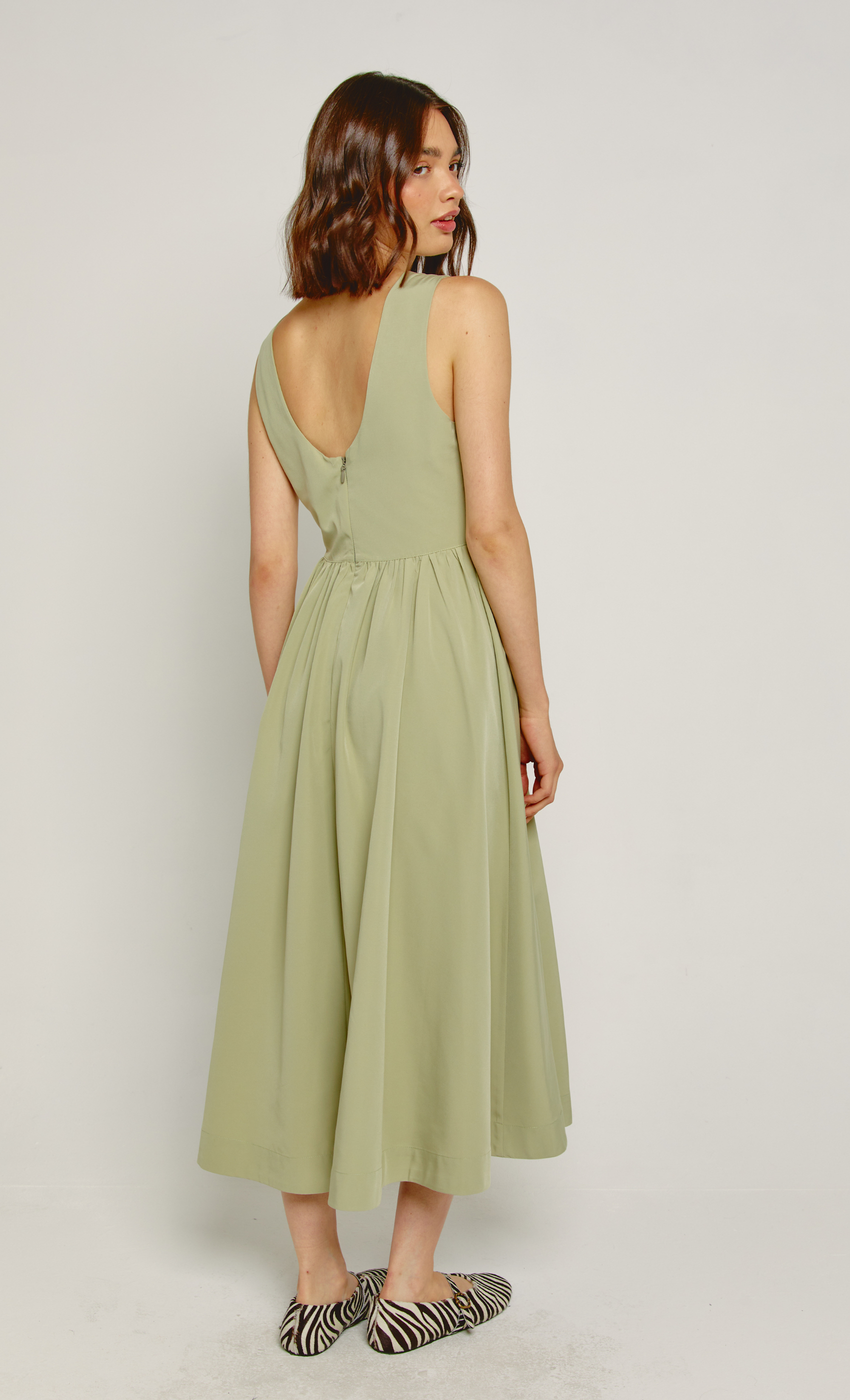 gathered waist midi dress in parrot green Victoria Beckham Gathered Waist Midi Dress In Parrot Green - 1223WDR004614B- Parrot-Green-4