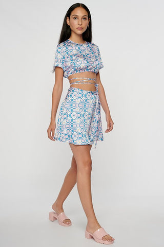 Warp Checkerboard Daisy Belly Tie Crop Tee