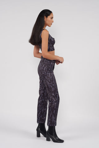 Recycled Warp Print Notch Front Crop Top